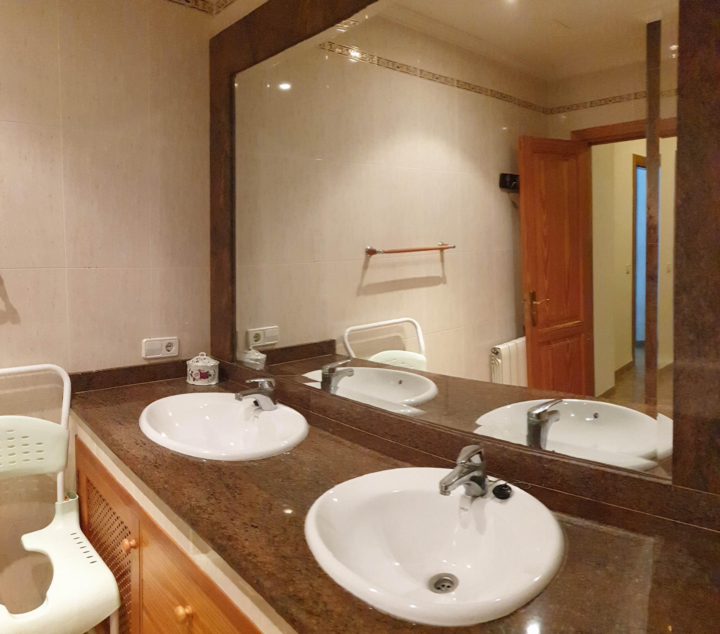 Sant Jordi: Gran Casa de dos plantas (4 Habitaciones y 3 BaÃ±os) - Image# 18