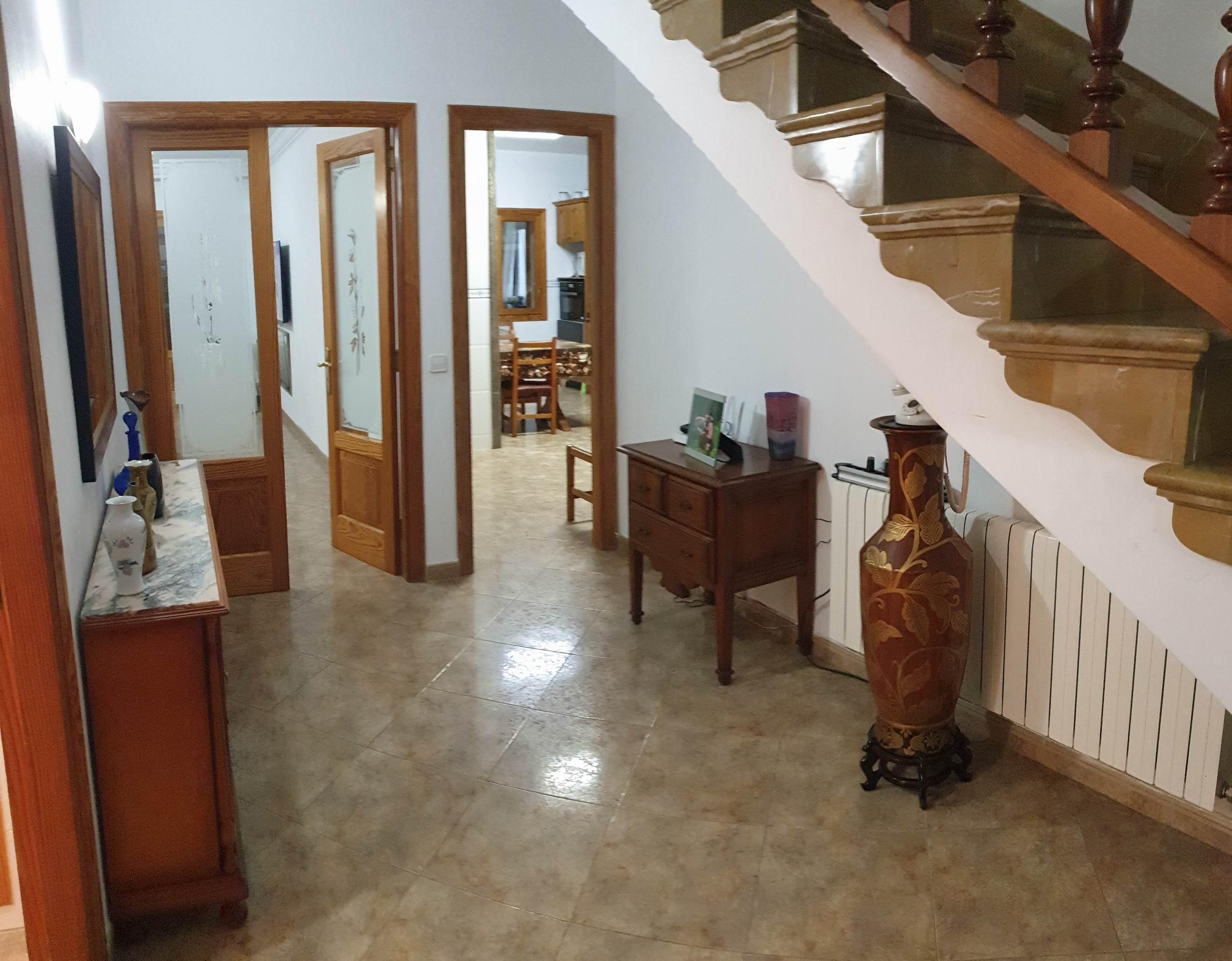 Sant Jordi: Gran Casa de dos plantas (4 Habitaciones y 3 BaÃ±os) - Image# 7
