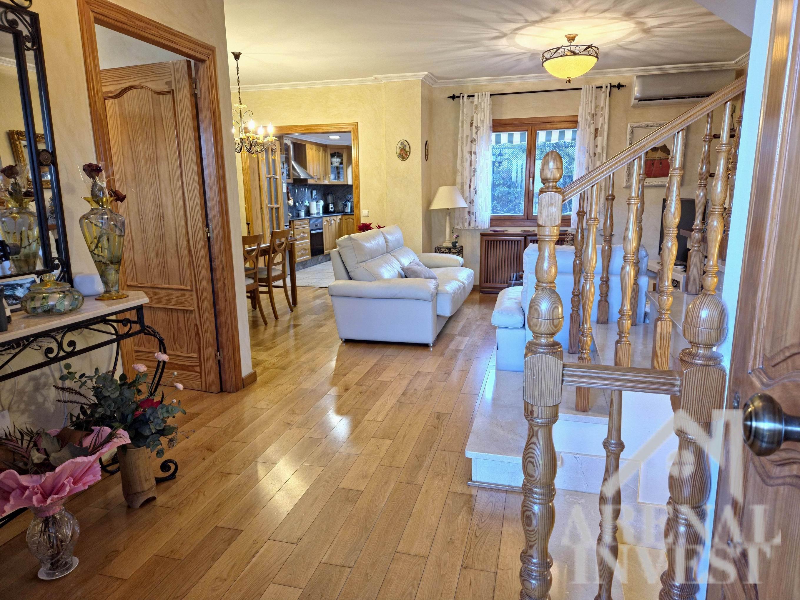 Son Sardina: Gran Chalet Adosado Totalmente Reformado - Image# 2